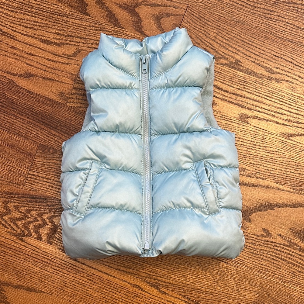 EUC Old Navy Kids Puffer Vest; 2T